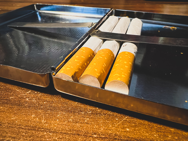 gestopfte-zigaretten-etui