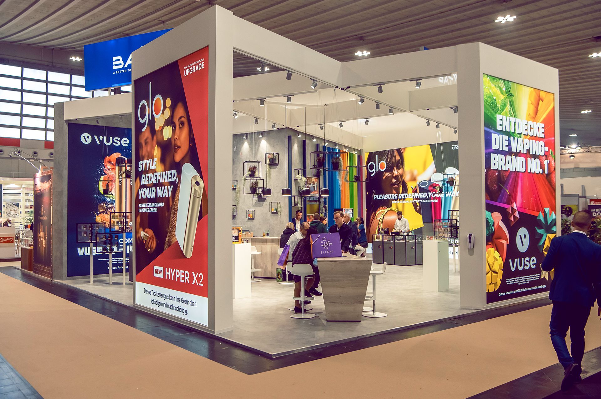 Stand-mit-Werbebannern-bei-der-InterTabac-Dortmund