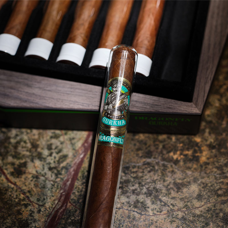 Gurkha Limitadas Dragonfly Tubo Zigarren Kiste close up